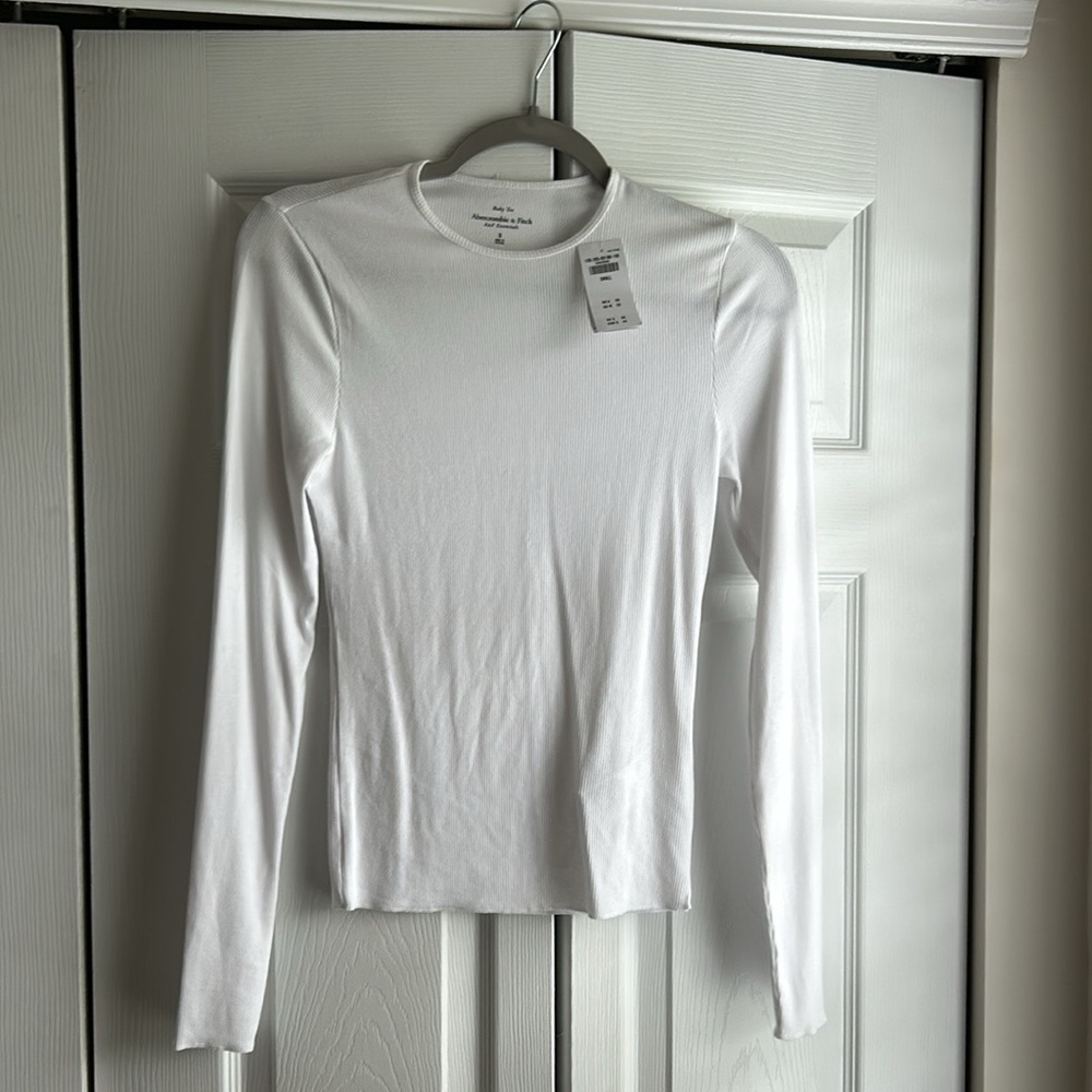 NWT! Abercrombie Essential Long-Sleeve Featherweight Rib Tuckable Top